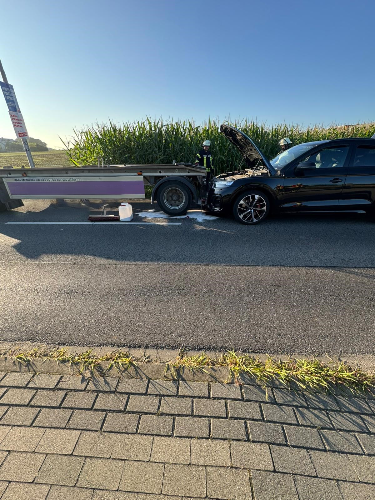 <p>Am 18.08.2025 wurde die Löscheinheit Haaren zusammen mit dem Rettungsdienst zu einem Verkehrsunfall auf die Johannesstraße in Haaren alarmiert. Ein […]</p>
